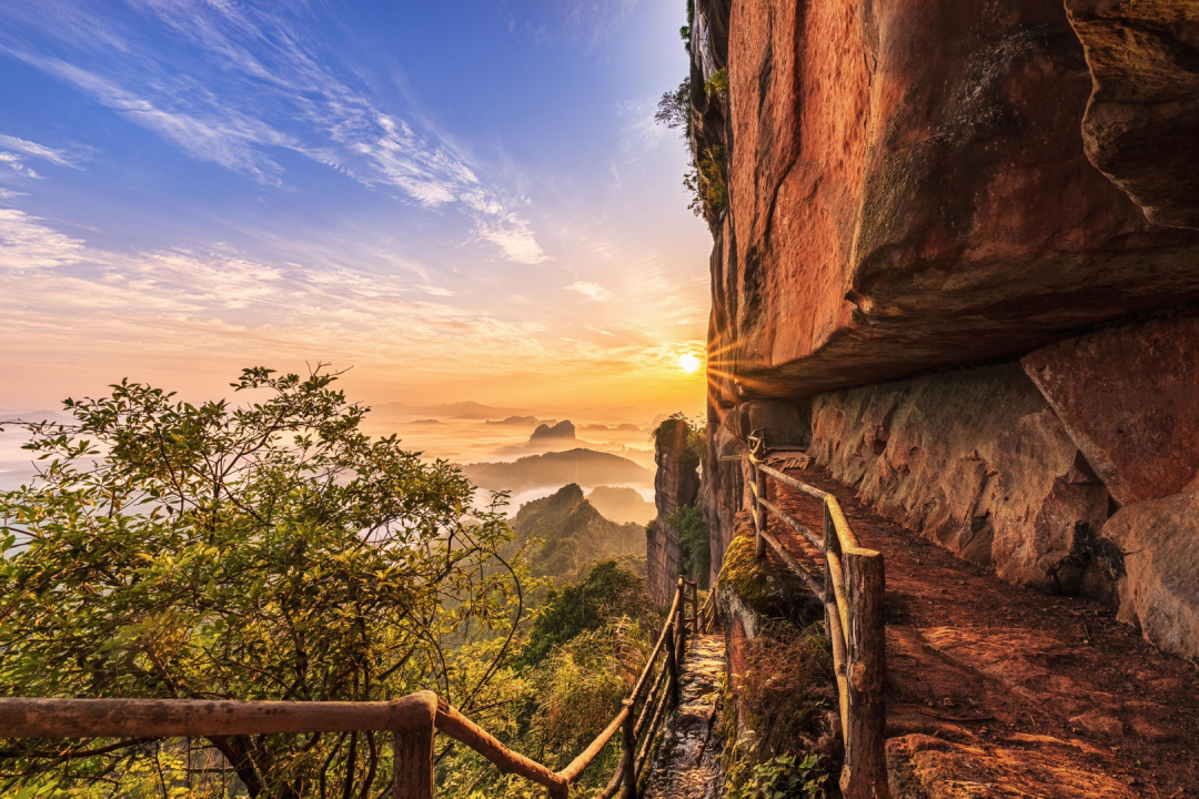 每周六日出发丹霞巴寨登丹霞之巅巴寨峰领略岭南第一奇山